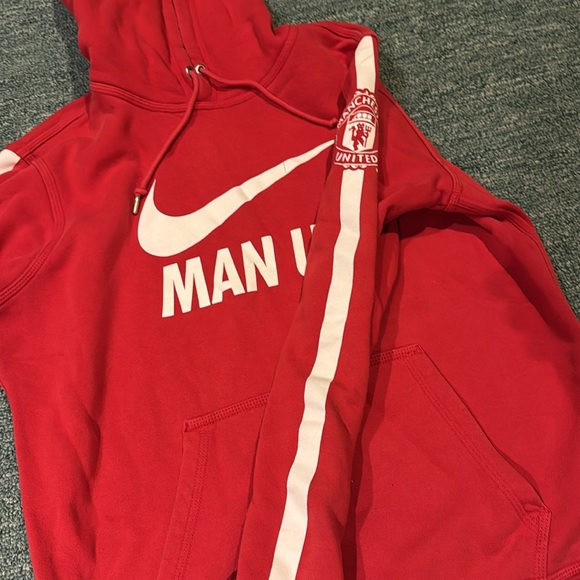 Manchester United Nike hoody - Picture 3 of 4